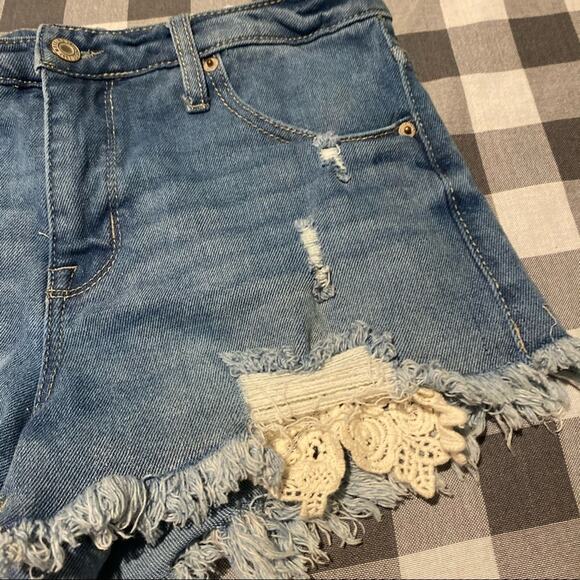 Mossimo Distressed High Rise Shorts with Lace 6/28 - Picture 3 of 6